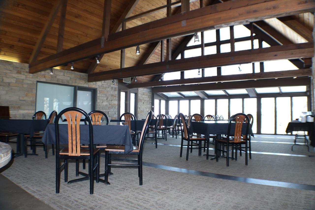 The Lodge Resort Hotel Forest City Exterior photo